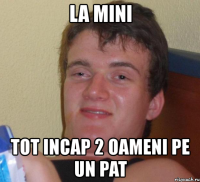 la mini tot incap 2 oameni pe un pat