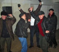 Создать мем Конеш покупай