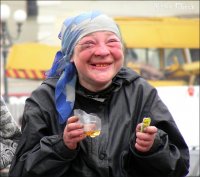 Создать мем бомжиха