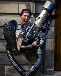 он не пылесосит в лазертаге он засасывает, Мем Лазертаг Lasertag Оружие