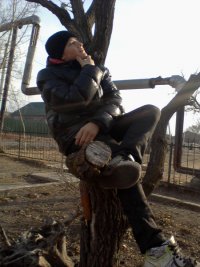 Создать мем Задумался