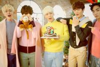 Создать мем shinee