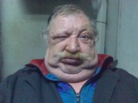 Создать мем Киска в зоне риска