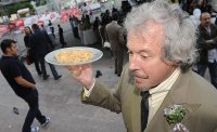 Создать мем Макаревич холуй
