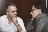 труднее всего смотреть на губы которые не можешь поцеловать, Мем Plaha