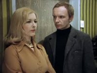 господи, как скучно мы живем! в нас пропал дух авантюризма! мы перестали лазить в окна к любимым женщинам… каробратья вместо руки и сердца, предлагают девушкам - ипотеку!1, Мем Ирония судьбы