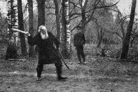  лев николаевич толстой палкой отгоняет подписчиков пабликов смысл жизни и философия успеха, Мем Лев Толстой