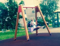 Все мемы Девочка на качелях