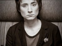 яблоко-ручка, ананас и перо вот эта рифма - вот это говно, Мем Злая Земфира