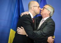 когда в одной тиме встретились ясуо-мейнер и лесной мастер йи, Мем А он тебя целует