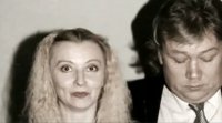 Создать мем Бывшая жена Тыниса Мяги