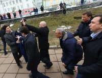 Создать мем Буржуазная гоп-позиция