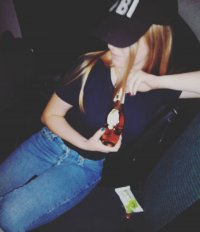 Создать мем Когда твоя подруга алкоголичка
