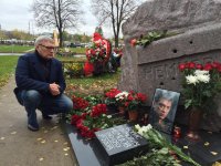 Создать мем Касьянову показали могилу Бориса