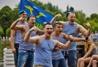 Создать мем Мы жрать хотим