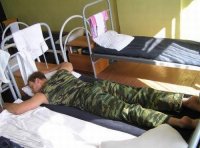 Создать мем ВДВ  спит