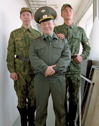 Создать мем Солдаты