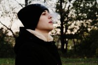 Создать мем Курю