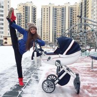 Создать мем СКУЧАЮЩАЯ ДЕВА