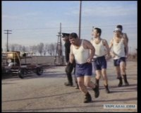 Создать мем Динамо бежит Все бегут