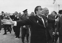 Создать мем Брежнев