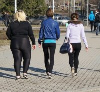 Создать мем В лосинах