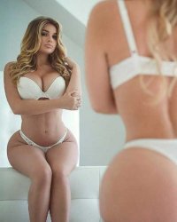 Создать мем Busty