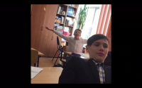 Создать мем Когда все угарают а ты неи