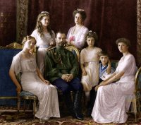 Создать мем Николай II с семьей цветное фото
