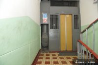 Создать мем В подъезде лифт убийца