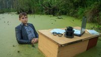 Создать мем Дибил на балоте