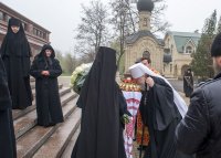 Создать мем Храм