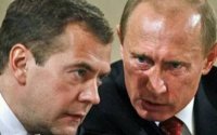 Создать мем МЕландь дай в ухо поцелую
