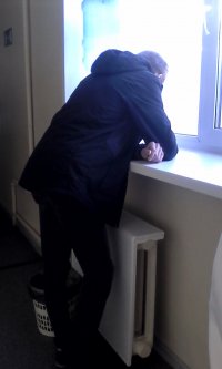 Создать мем Приуныл