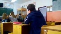 Создать мем Шоу Школа для детей  скоро