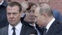 Создать мем Злой Медведев