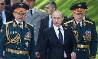 Создать мем Putin takes the naval parade in St Petersburg
