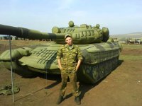 Создать мем Российским танкам визы очень нужны