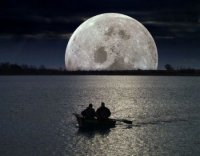 Создать мем The moon is close to the earth