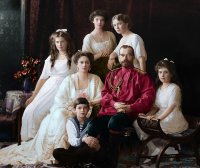 Создать мем Николай II с семьей раскрашенная фотография
