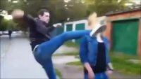 Создать мем Ударил с ноги в лицо