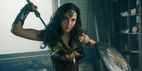 Создать мем Wonder Woman