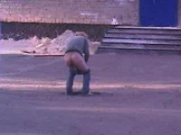 Создать мем Бомж срет