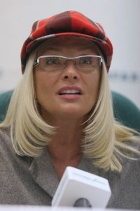Создать мем Лайма Вайкуле