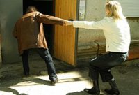 Создать мем Отец схватил дочь
