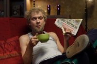 Создать мем Talking by itself with the TV