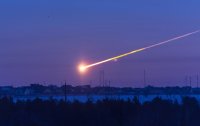 Создать мем The asteroid in the sky flies into the earth