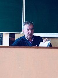 Создать мем На случай важных переговоров препод