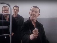 Создать мем Пистон