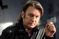 Создать мем Сериал Сваты стоит на голову выше по драматургии